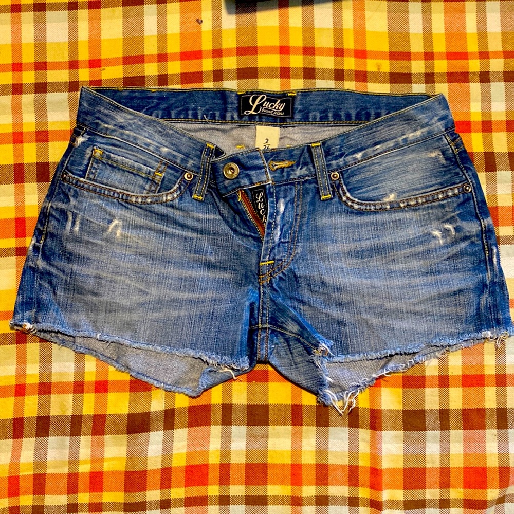 Lucky brand Jean shorts size 2/26.
